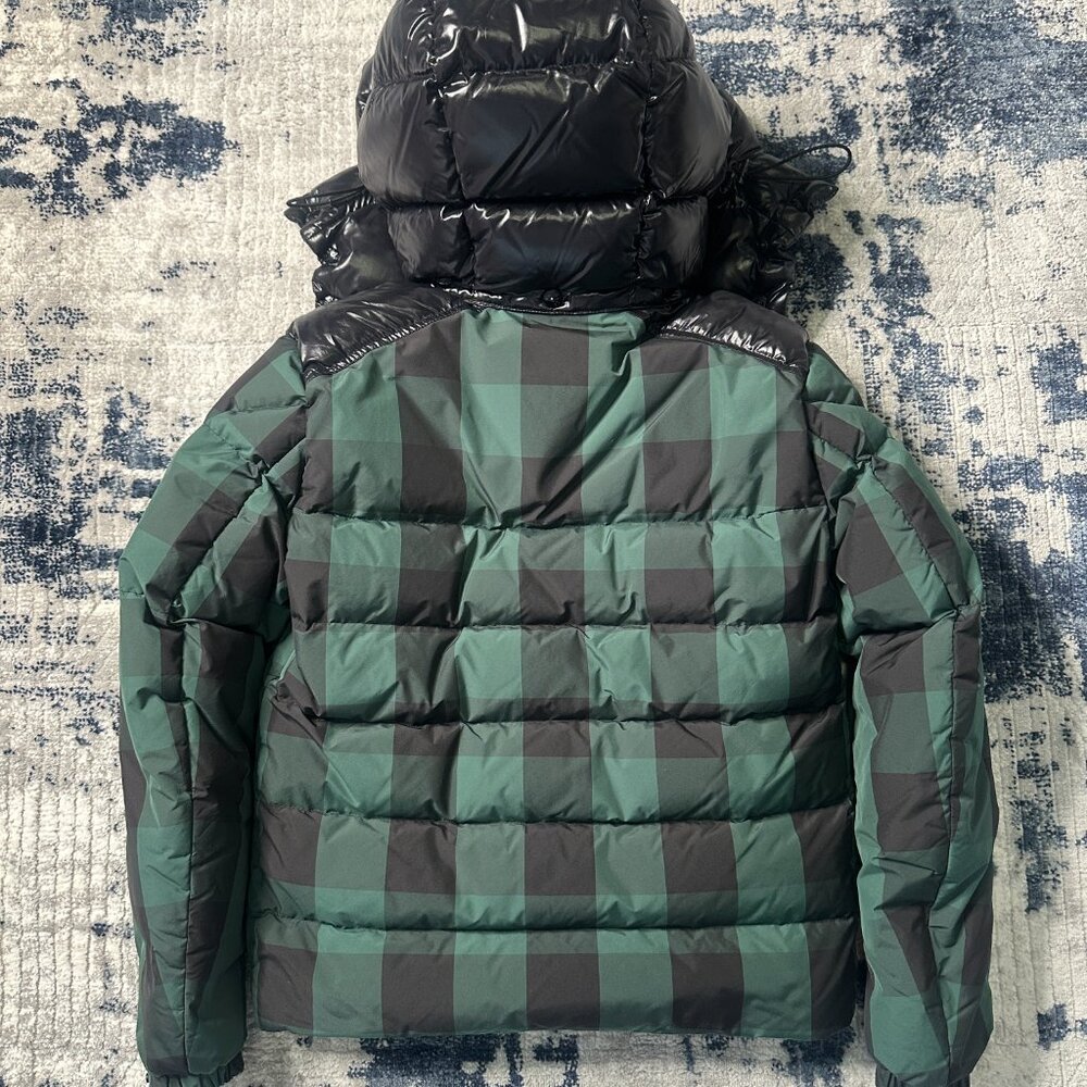 Moncler Aubrac Black & Green Plaid Print Down Jacket Authentic Size 1/Small Mens - Picture 3 of 8